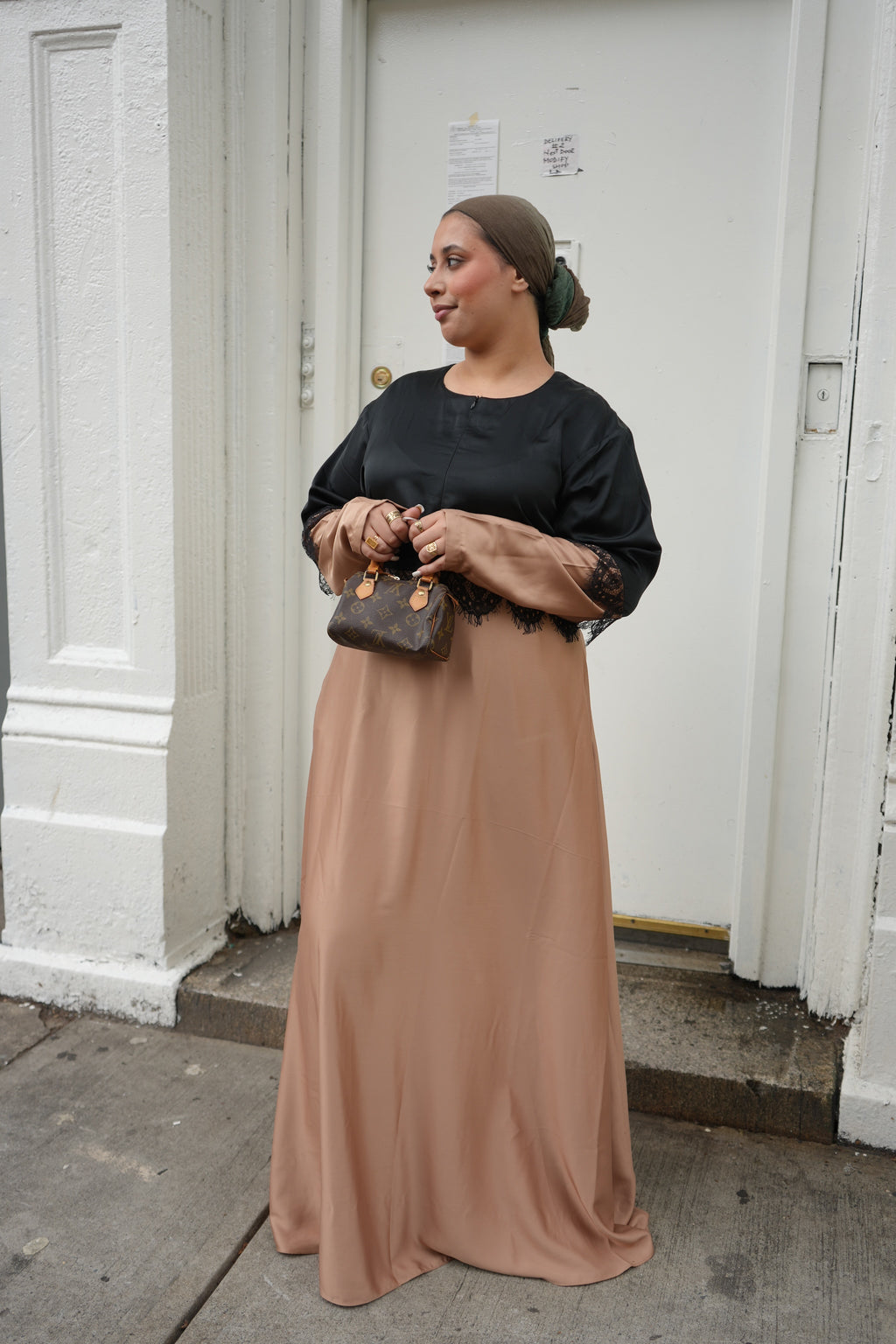 Black & Tan Two-Tone Lace Trim Satin Abaya