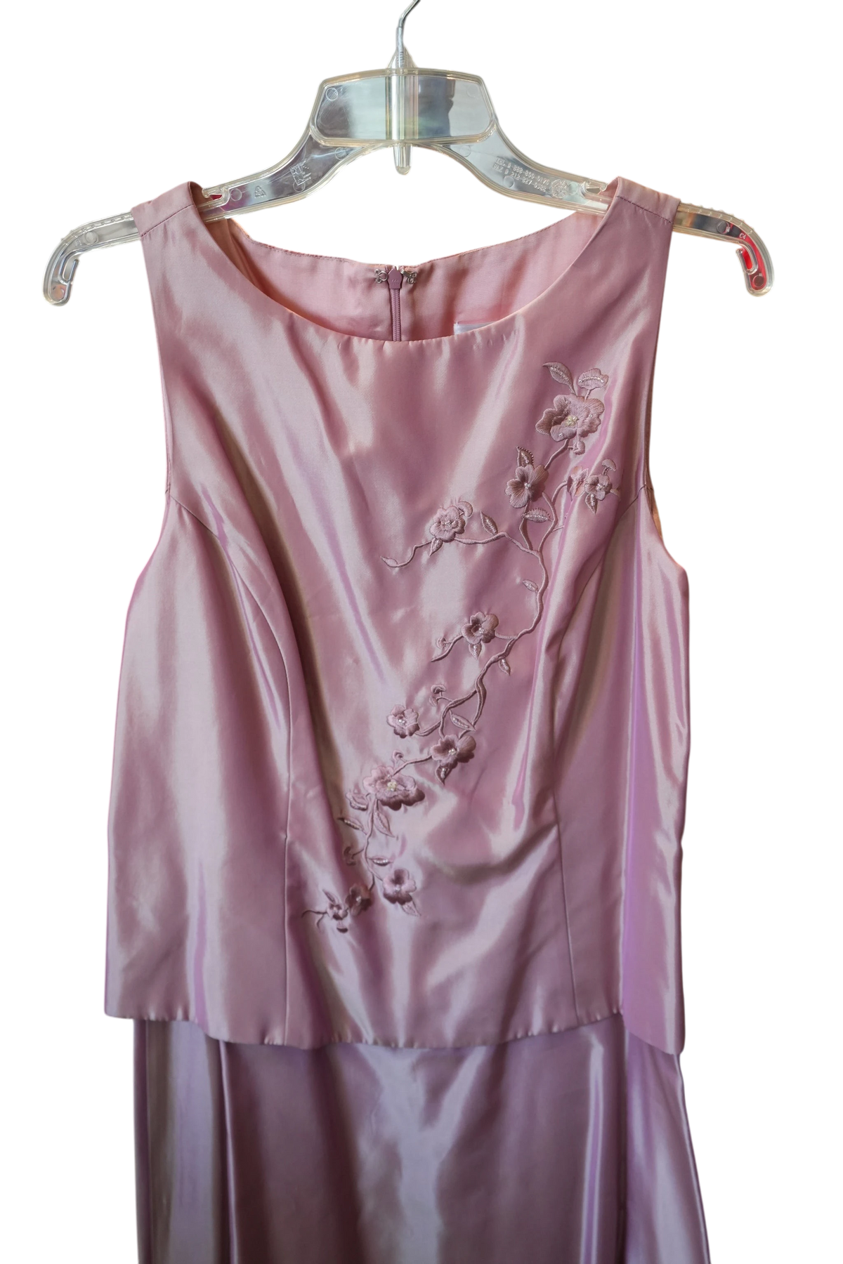 Modify Thrift CRIMSON by Lawrance Kurtz mauve pink taffeta formal maxi gown with floral embroidery and sequin details.