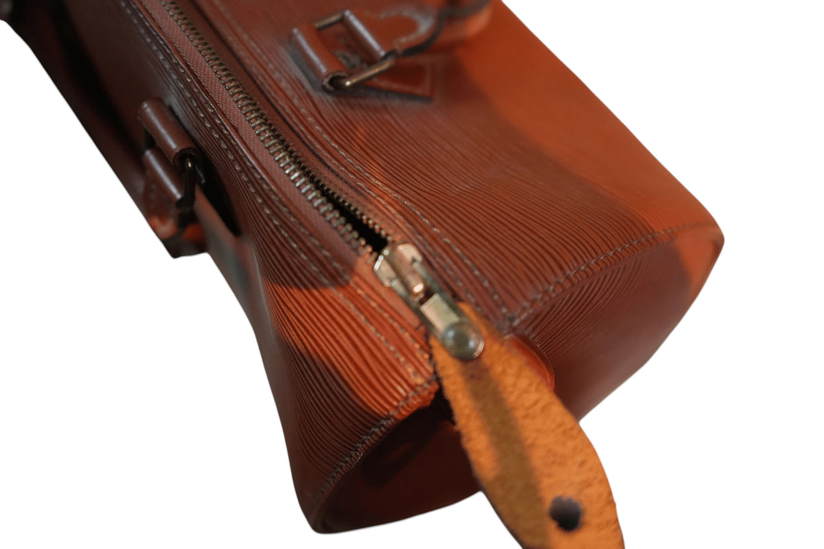 Modify Thrift vintage Louis Vuitton Speedy 30 handbag in Kenyan Brown textured Epi leather with gold-tone zipper