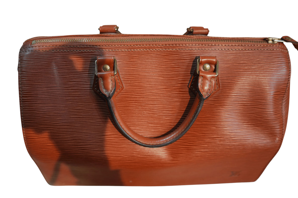 Modify Thrift vintage Louis Vuitton Speedy 30 handbag in Kenyan Brown textured Epi leather with gold-tone hardware.
